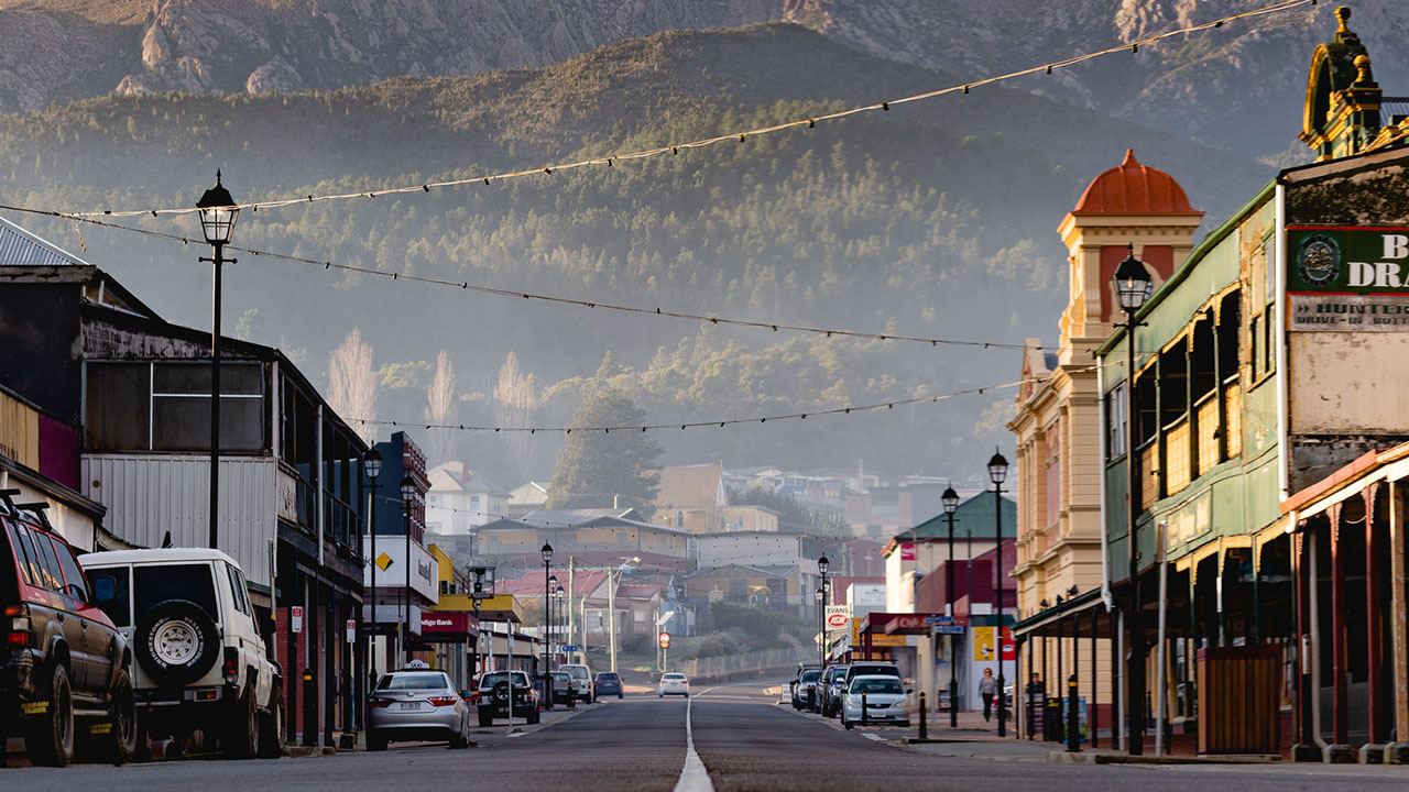 15 road trip stops every Aussie...